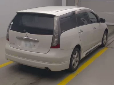 Mitsubishi GRANDIS