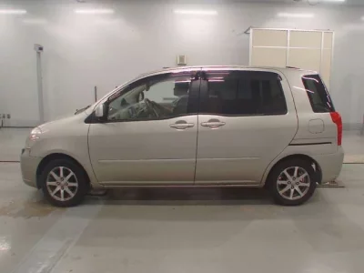 Toyota RAUM