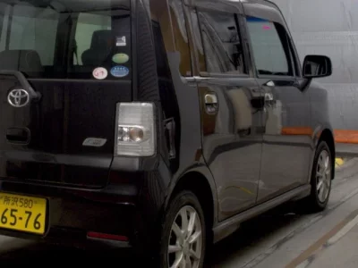 Toyota PIXIS SPACE