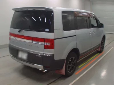 Mitsubishi DELICA D5