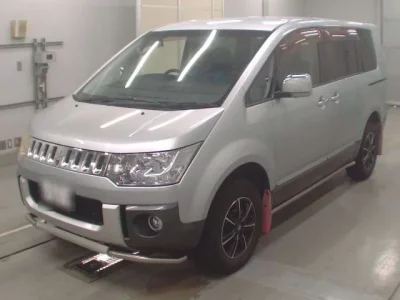 Mitsubishi DELICA D5