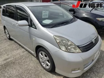 Toyota ISIS