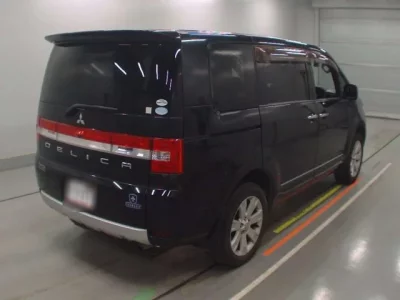 Mitsubishi DELICA D5