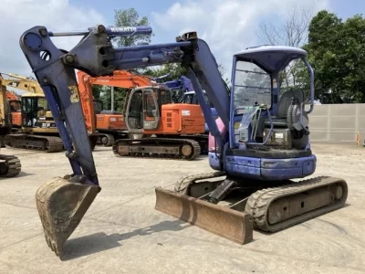KOMATSU PC38UU-3
