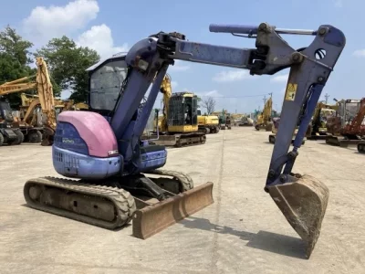 KOMATSU PC38UU-3