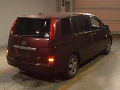 Toyota ISIS