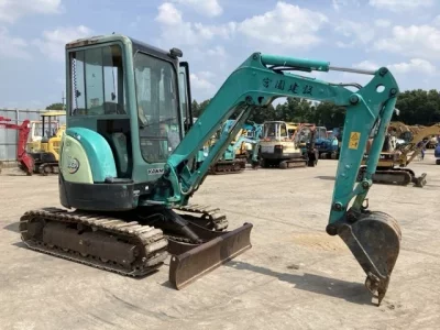 YANMAR VIO27-2
