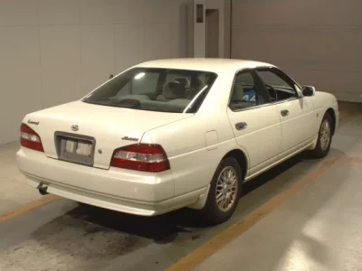 Nissan LAUREL