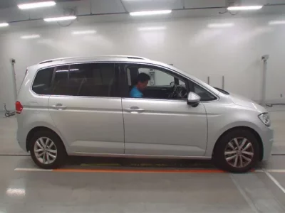 Volkswagen GOLF TOURAN