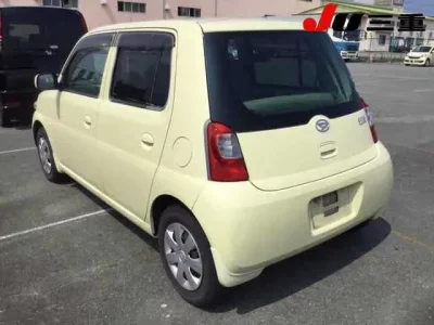 Daihatsu Esse
