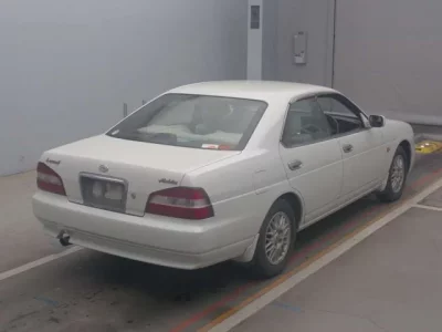 Nissan LAUREL