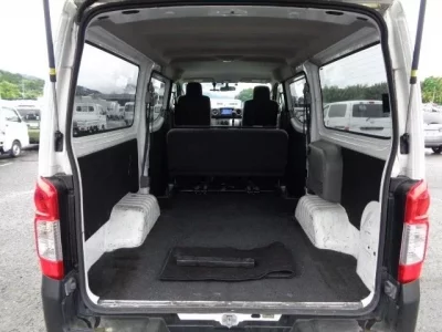 Nissan CARAVAN VAN