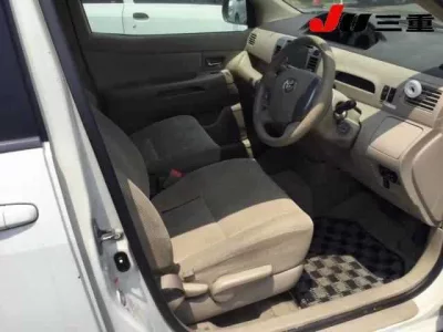 Toyota RAUM