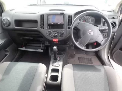 Nissan AD