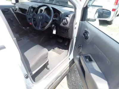 Nissan AD