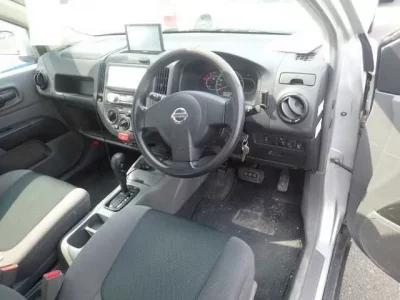 Nissan AD