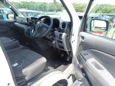 Nissan CARAVAN VAN