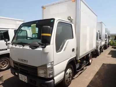 Isuzu ELF
