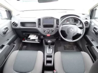 Nissan AD