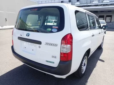 Toyota SUCCEED
