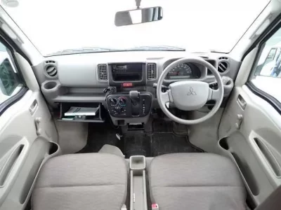 Mitsubishi MINICAB VAN