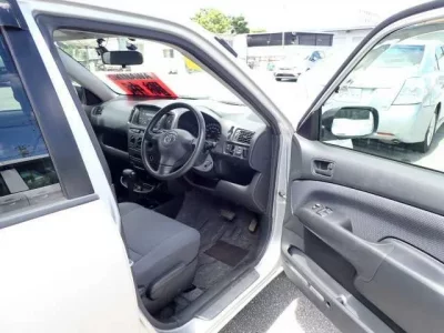 Toyota SUCCEED