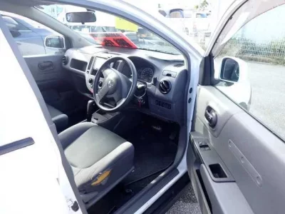 Nissan AD