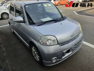 Daihatsu Esse