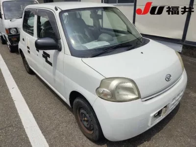 Daihatsu Esse