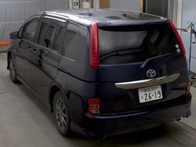 Toyota ISIS