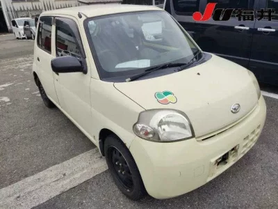 Daihatsu Esse