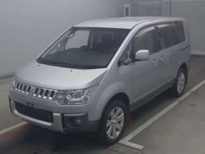 Mitsubishi DELICA D5