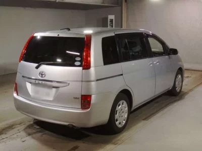 Toyota ISIS