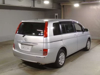 Toyota ISIS