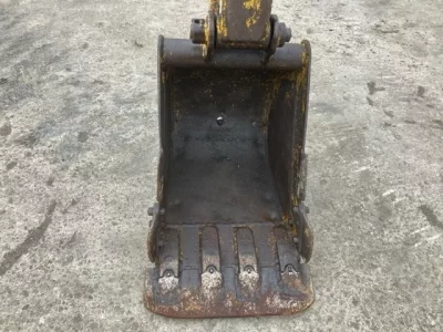 KOMATSU PC30MR-3