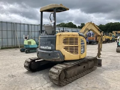 KOMATSU PC40MR-2