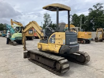 KOMATSU PC40MR-2
