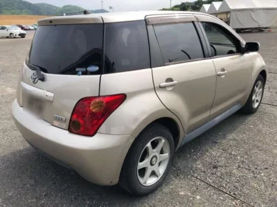 Toyota IST