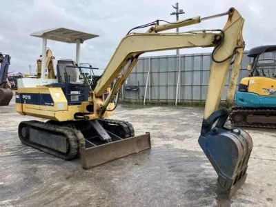 KOMATSU PC15-2