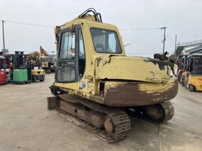 KOMATSU PC60-7