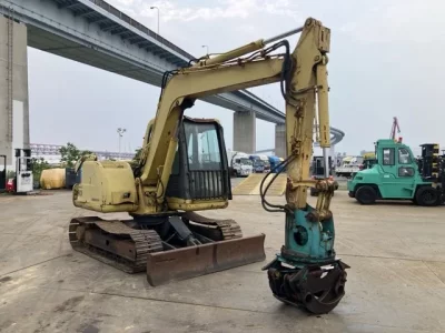 KOMATSU PC60-7