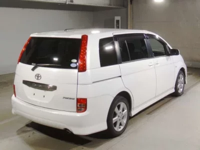 Toyota ISIS