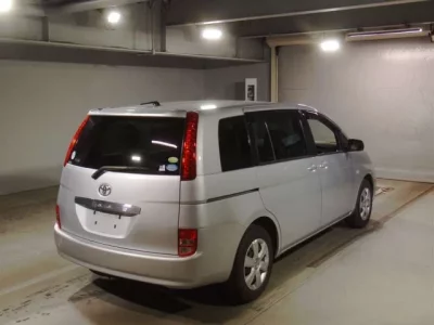 Toyota ISIS