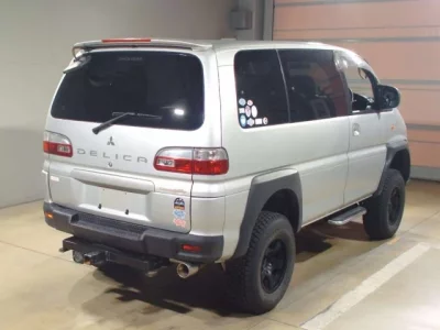 Mitsubishi DELICA