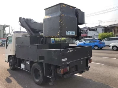 Isuzu ELF