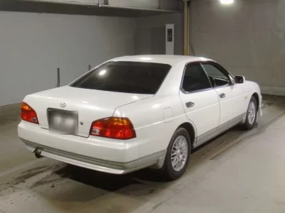 Nissan LAUREL