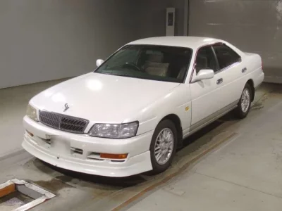 Nissan LAUREL