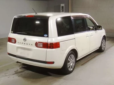 Nissan LAFESTA