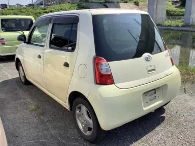 Daihatsu Esse