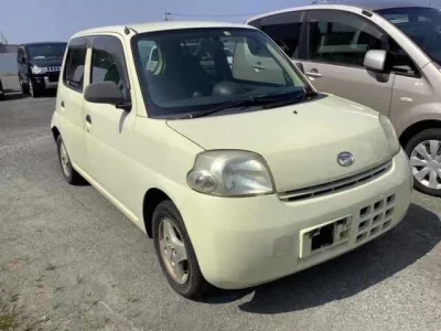 Daihatsu Esse
